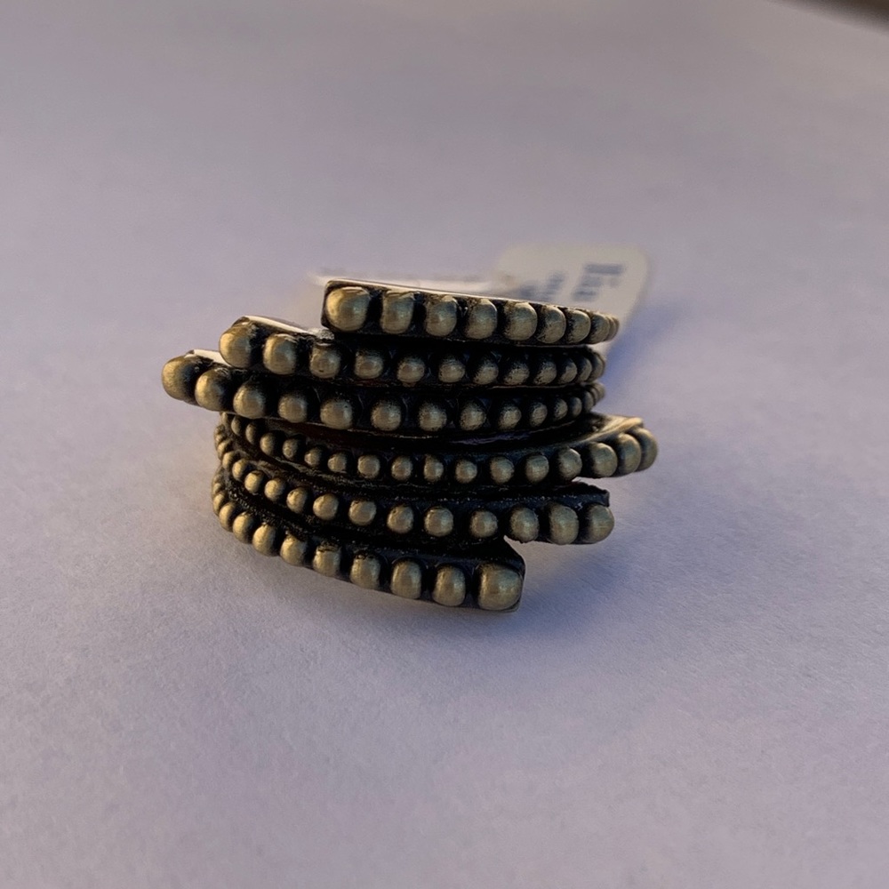 Lia Sophia beautiful size 7 ring
